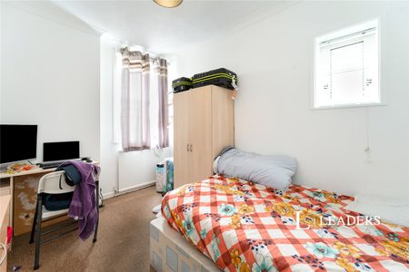 4 bedroom house to rent Manners Road, Southsea, PO4 - Photo 4