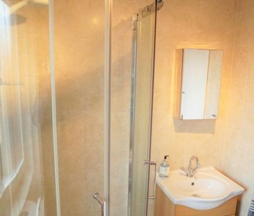 1 Bed Flat - Photo 6