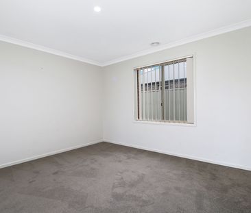 Where Contemporary Living Meets Everyday Ease - Photo 3