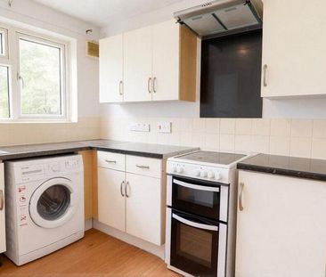 3 bedroom maisonette to rent - Photo 2