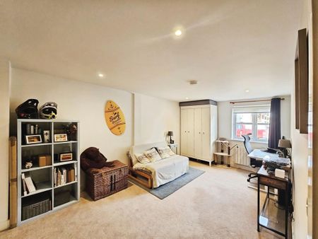 2 bedroom ground floor flat to rent - Photo 5