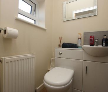 3 bedroom semi-detached house to rent - Photo 3