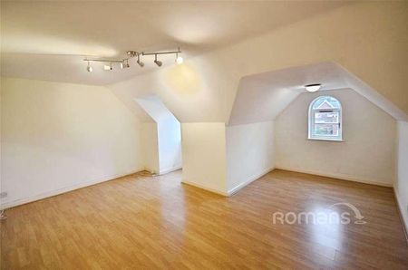 Upton Park, Slough, SL1 - Photo 2