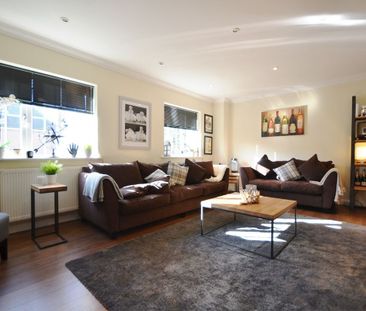 Godwin Close, Wokingham, RG41 - Photo 1