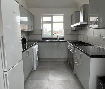 Room in a Shared House, Redford Avenue, SM6 - Photo 4