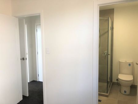 Exquisite, near new, three-bedroom residence your new home. - Photo 4