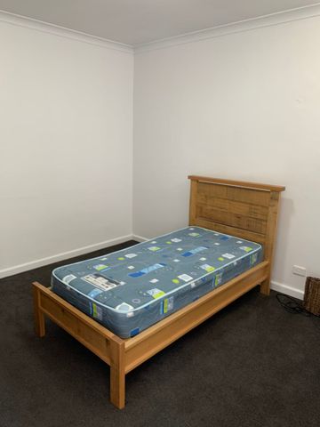 Neat 2 bedroom unit - Photo 3