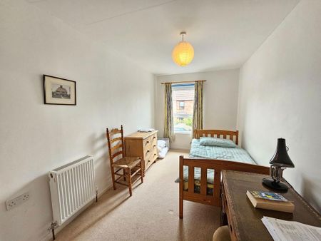 3 bedroom end of terrace house to rent - Photo 3