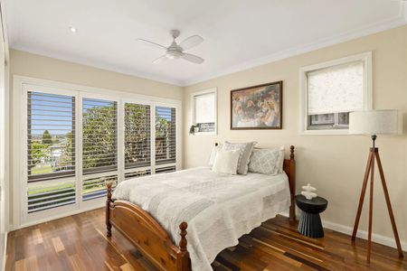 Spacious Family Retreat with Sweeping Elevated Views - Photo 2