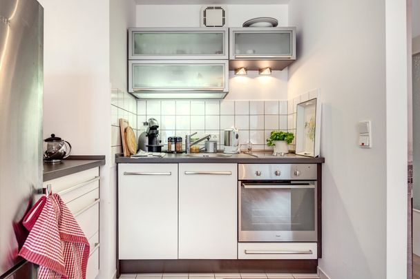 Inviting and modern, near U1 Wettersteinplatz - Photo 1