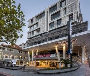 Luxury Living with Chatswood Convenience - Photo 2