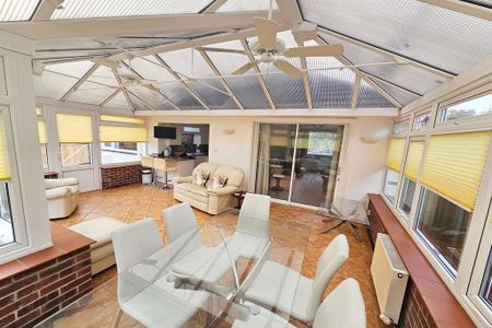 2 bedroom detached bungalow to rent - Photo 4