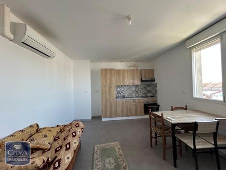 Location Appartement 2 pièces 40m² CHATEAUROUX 36000 - Photo 4
