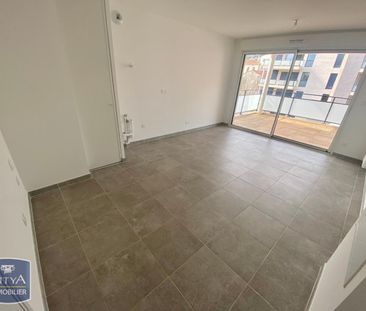 Location Appartement 2 pièces 42m² HYERES 83400 - Photo 3