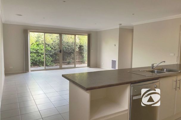 EXCELLENT TWO BEDROOM UNIT IN PRIME LOCATION - Photo 1