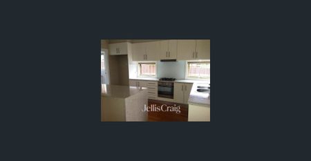 Three Bedroom Townhouse - Photo 3