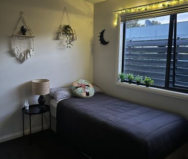 St Kilda East - Photo 6
