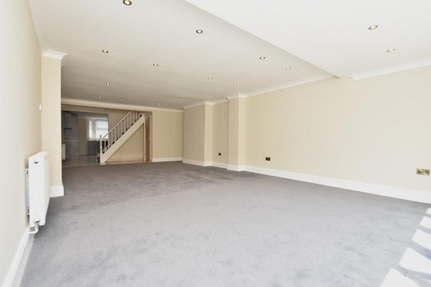 5 bedroom semi-detached house to rent - Photo 1