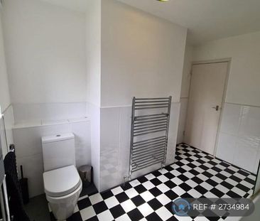 2 bedroom flat to rent - Photo 5