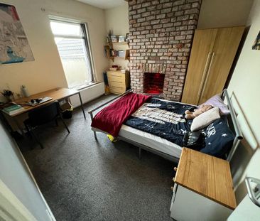 4 bedroom terraced house to rent - Photo 1