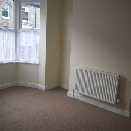 Newly refurbished 3 bed house - Photo 1