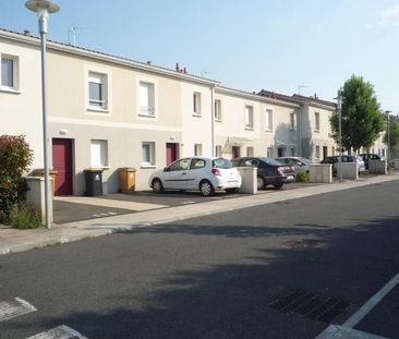 Location Maison 3 pièces 74m² VAYRES 33870 - Photo 2