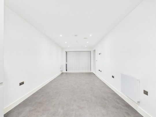 Kew Bridge Road, Brentford,TW8 - Photo 1