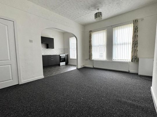 3 bedroom apartment to rent - Photo 1