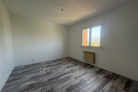 Location maison 2 chambres 102 m² Toulon - Photo 5