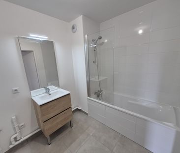 Location Appartement 3 pièces 63m² LENS 62300 - Photo 4