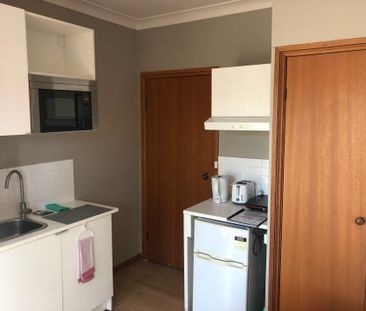 Affordable Fully Furnished Flat in Beverly Hills (Bill Includes) - Photo 2