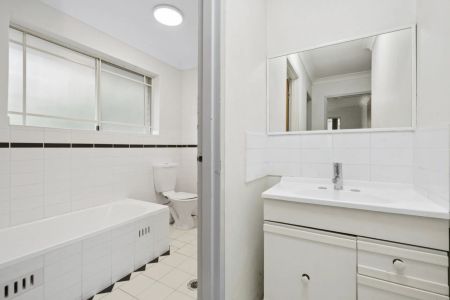 Well Maintained 2 Bed Apartment in Hornsby - Photo 5