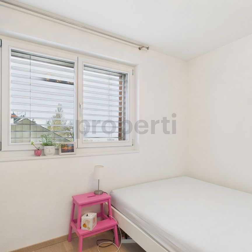 Modern 3.5-room apartment with spacious balcony in Uttwil from May 2026 - Photo 1