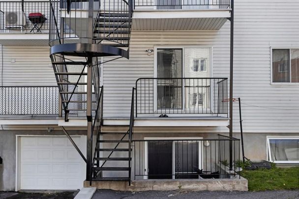 16143 Rue Victoria, H8S 2A1, H8S 2A1, Montréal - Photo 1