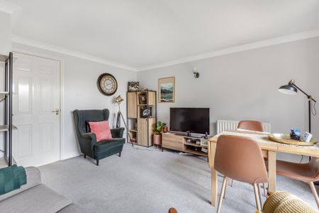 2 bedroom terraced house to rent - Photo 3