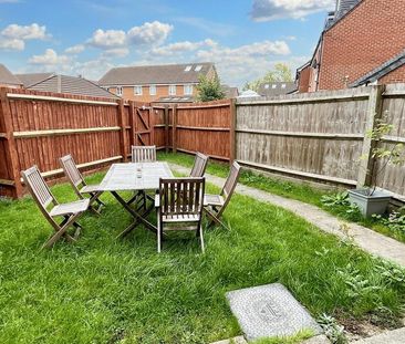 4 bedroom semi-detached house to rent - Photo 5