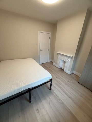 Room in a Shared House, Moffat Road, CR7 - Photo 3