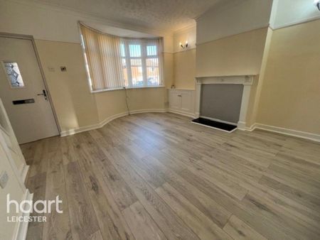 2 bedroom semi-detached house to rent - Photo 3