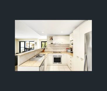 Spacious Apartment | Waterviews | Ideal Location - Photo 3