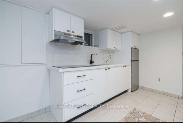 For Lease - 157 Woodycrest Avenue Unit# Basement, Toronto, Ontario - Photo 1