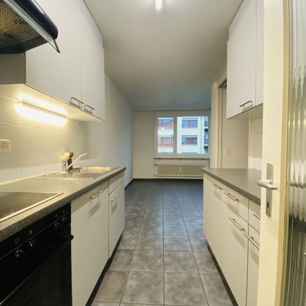 4-Zimmer Wohnung mit 2 Balkone, Lift und Keller - Foto 1