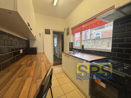 4 bedroom terraced house to rent - Photo 3