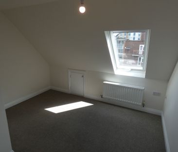 2 bed Apartment - To Let - Photo 5