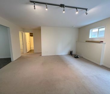 June 1: 2 bedroom, 1 bath walkout suite – Upper Mission - Photo 5