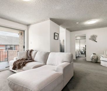 UPDATED UNIT IN GREAT LOCATION - Photo 3