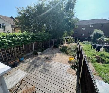 3 bedroom terraced house to rent - Photo 4