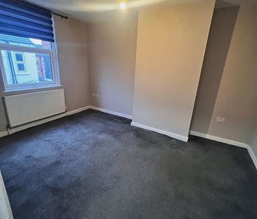 2 Bed Terraced House, East Park Mount, LS9 - Photo 5