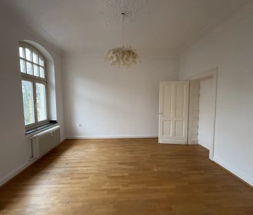 2-Zimmer Altbau mit Balkon zum Verlieben: Renoviert in Pempelfort! - Photo 6