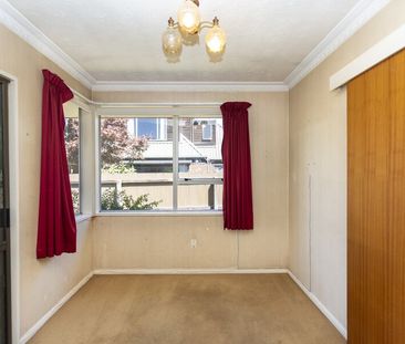 Spacious Unit - Photo 4