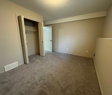 Beautiful 2-Bed, 1-Bath Basement Suite with Private Parking! - Photo 5